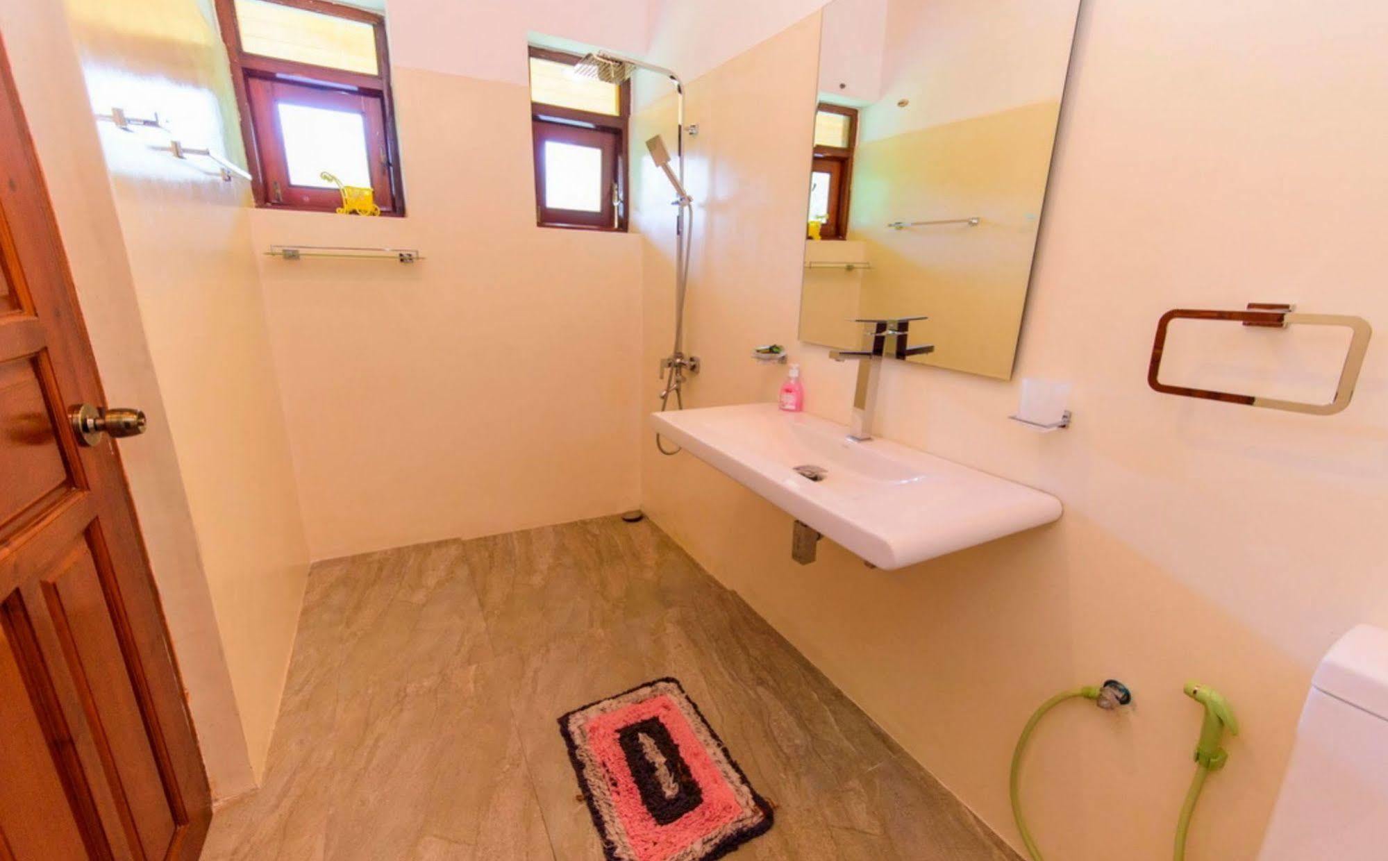 Hikka Hide Villa Хиккадува Экстерьер фото