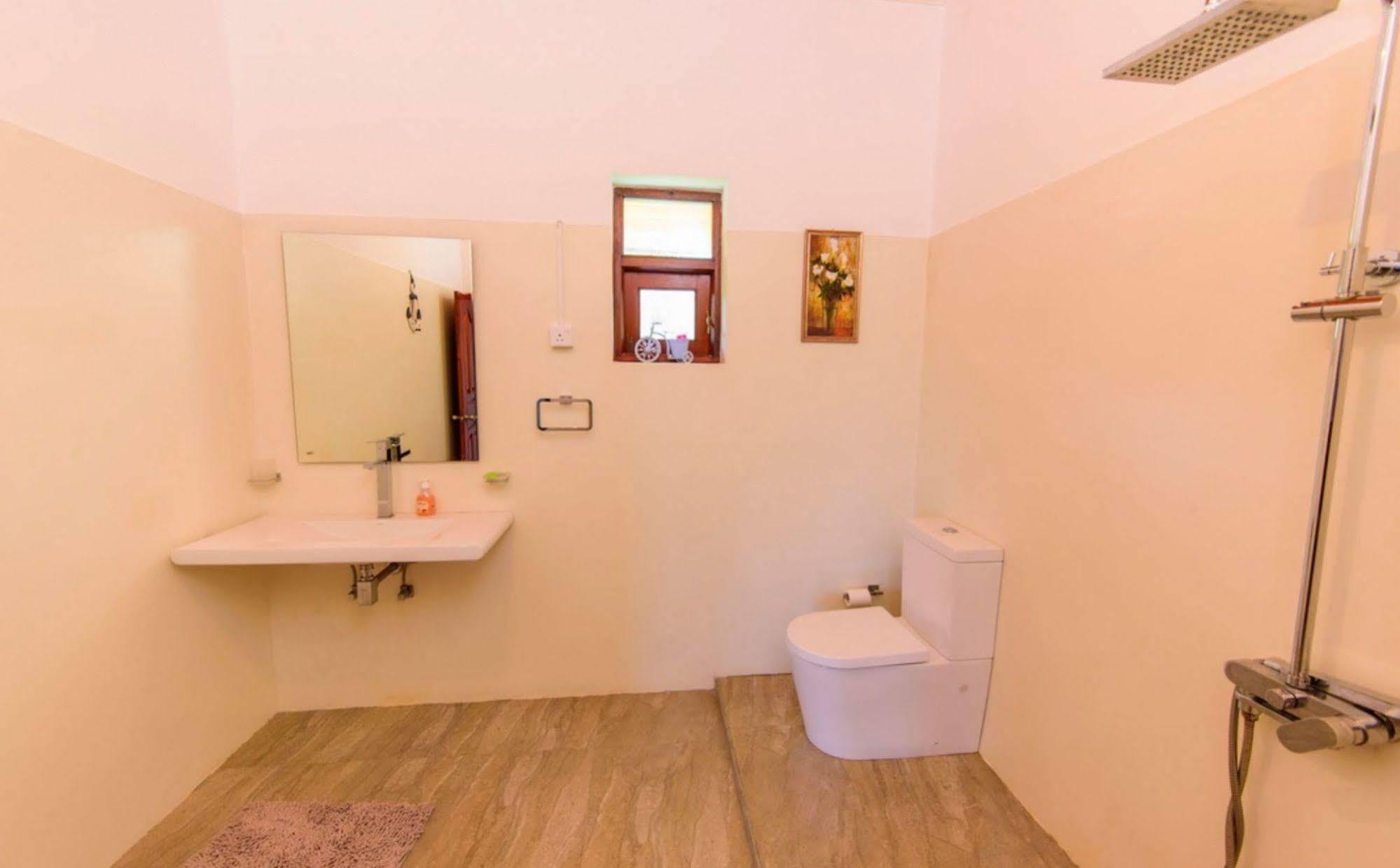 Hikka Hide Villa Хиккадува Экстерьер фото