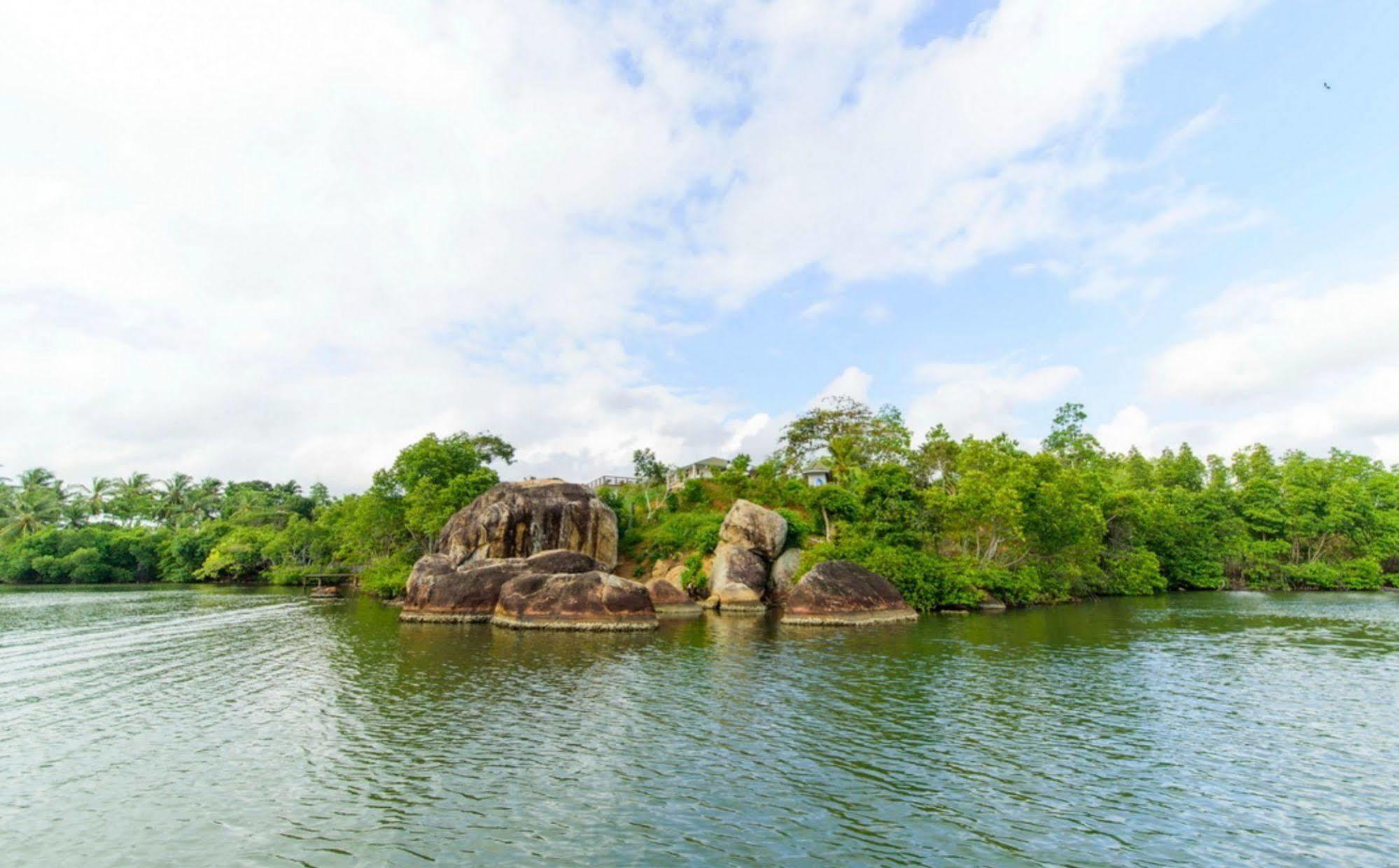 Hikka Hide Villa Хиккадува Экстерьер фото